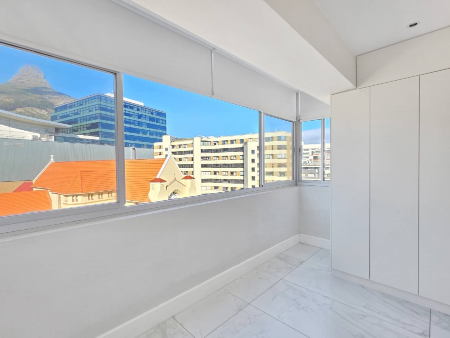 To Let 1 Bedroom Property for Rent in Sea Point Western Cape